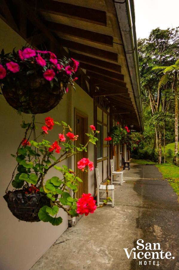 Hotel Termales San Vicente ซานตาโรซา เดกาบัล ภายนอก รูปภาพ
